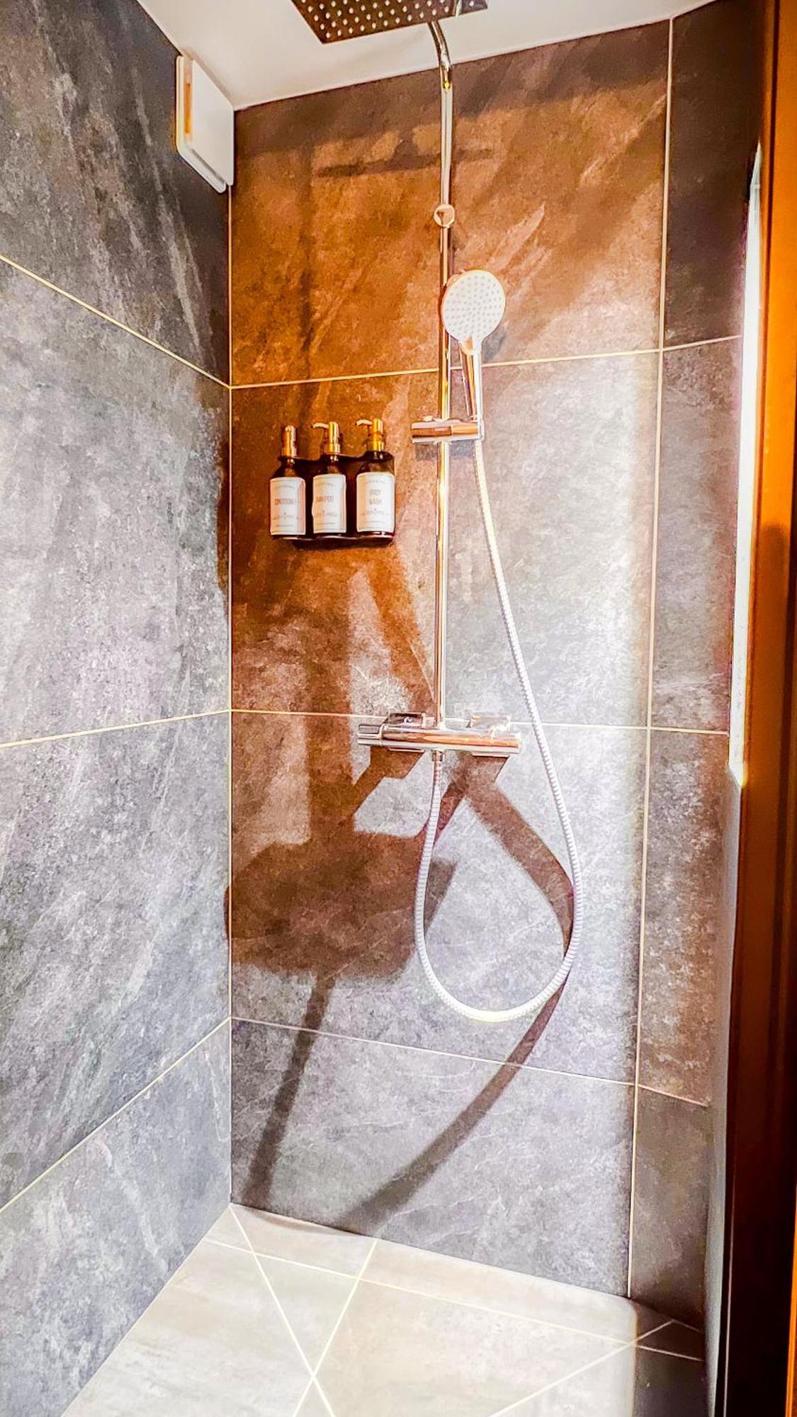 Appartement avec jacuzzi privé à Disney Quincy-Voisins Esterno foto